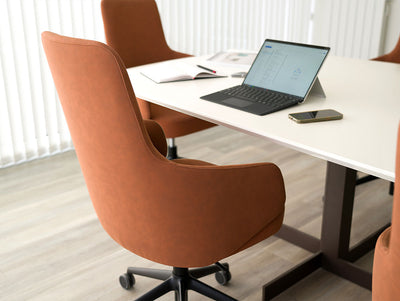 Nuzzle Desk Chair