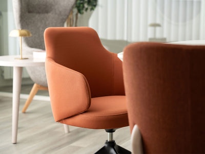 Nuzzle Swivel Chair