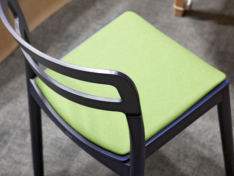 Plasa Chair